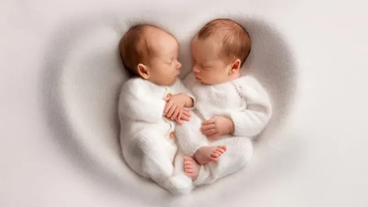 dreams about being pregnant with twins